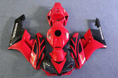 Комплект пластика для мотоцикла Honda CBR 1000RR 04-05 Красный с Черными Полосами