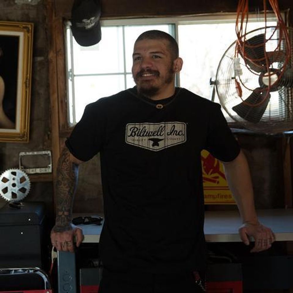 Shield / Черный