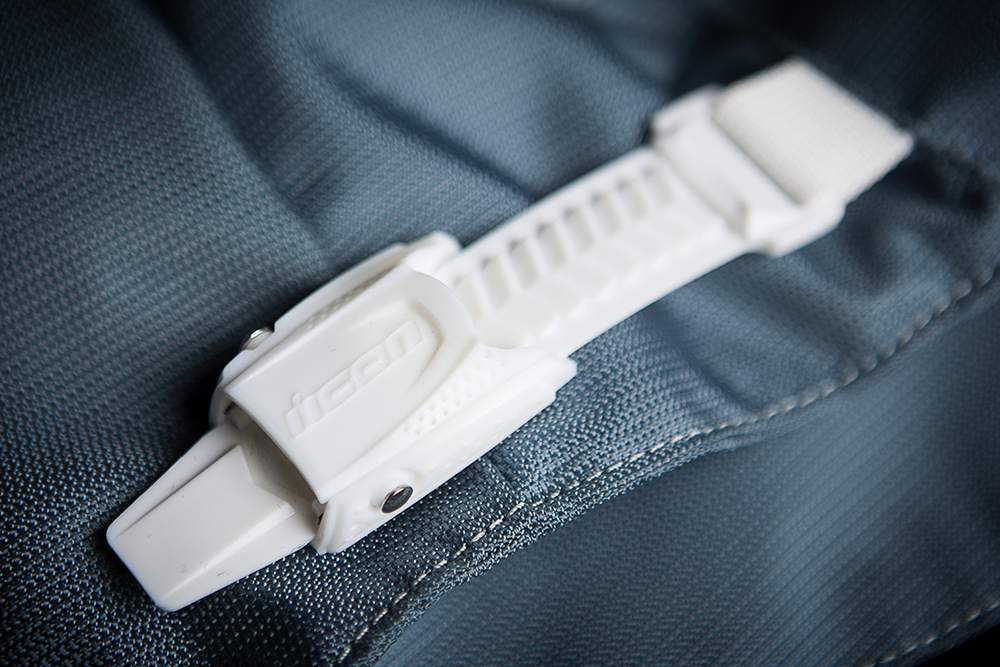 Мотокуртка - ICON SANCTUARY (кожа, серо-красная)