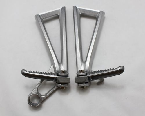 Подножки задние с кронштейнами для мотоцикла Yamaha YZF-R6 03-05, YZF-R6S 06-09