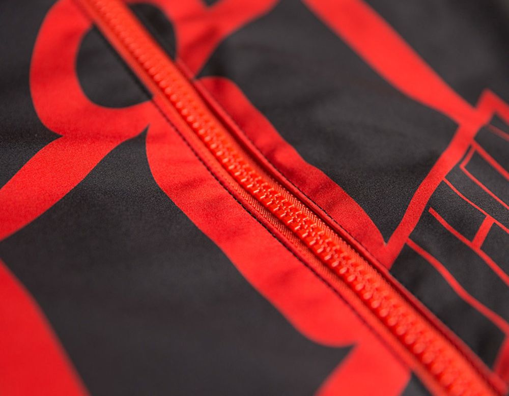 Merc Crusader / Красный