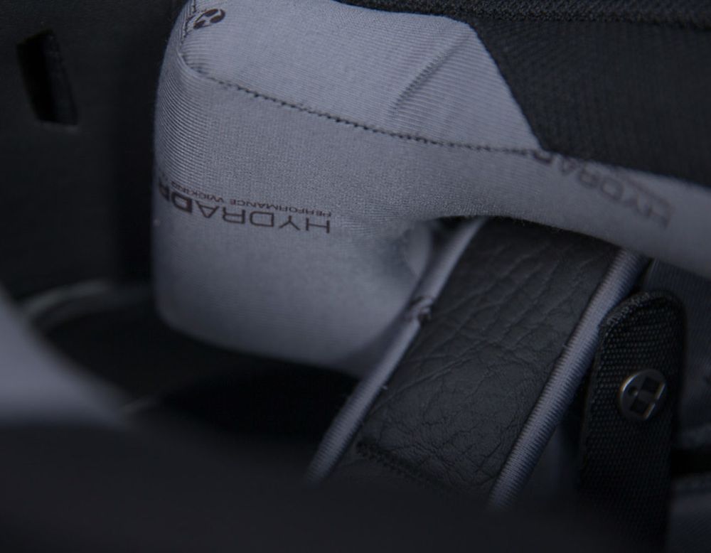 Airform Sacrosanct / Черный