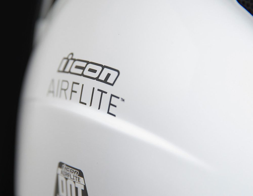 Airflite Gloss / Белый