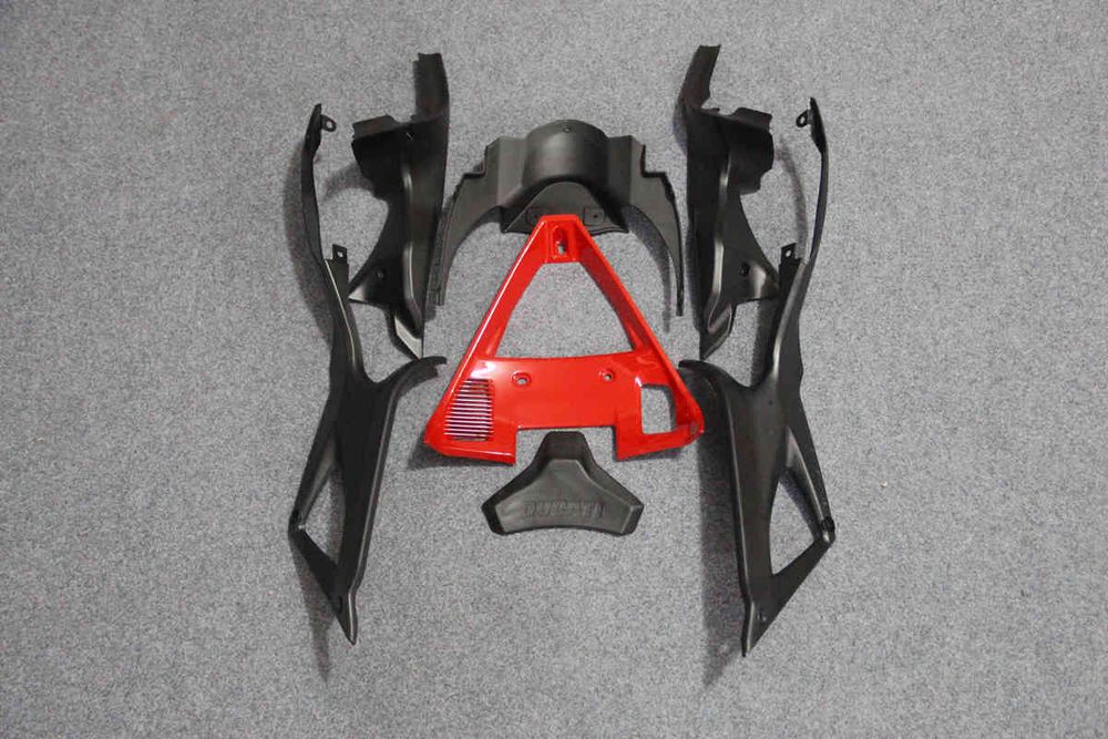 Комплект пластика для мотоцикла Ducati 848 1098 1198  Красный COLOR+