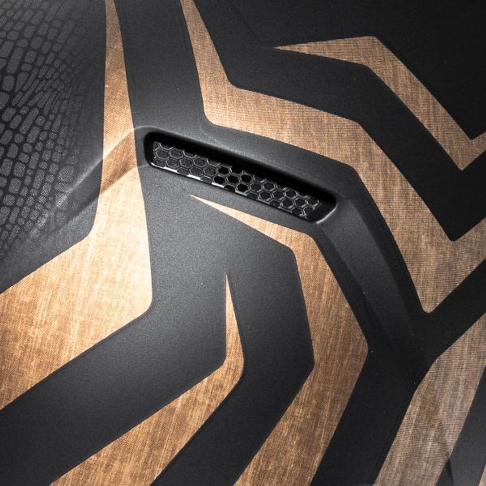 i20 Thorn MC9SF / Черно-бронзовый