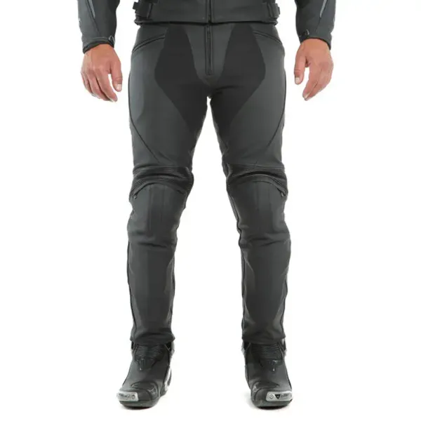 Как выбрать мотоштаны: тепло, защита и посадка без компромиссов