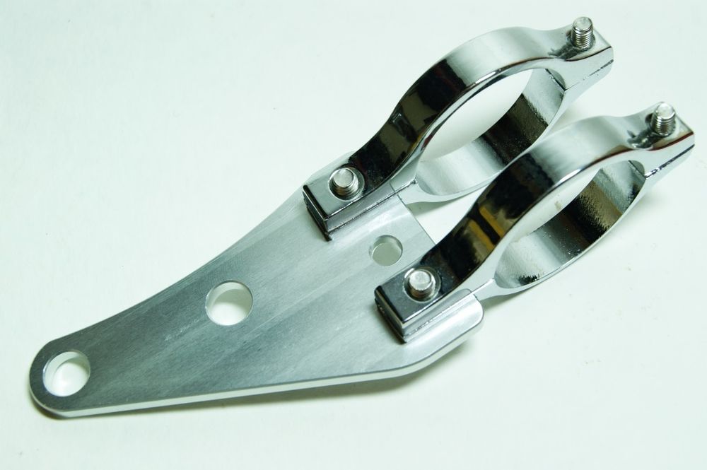 Крепление фары универсальное для мотоциклов Honda CB400, Yamaha XJR400, Suzuki GSF400 Bandit