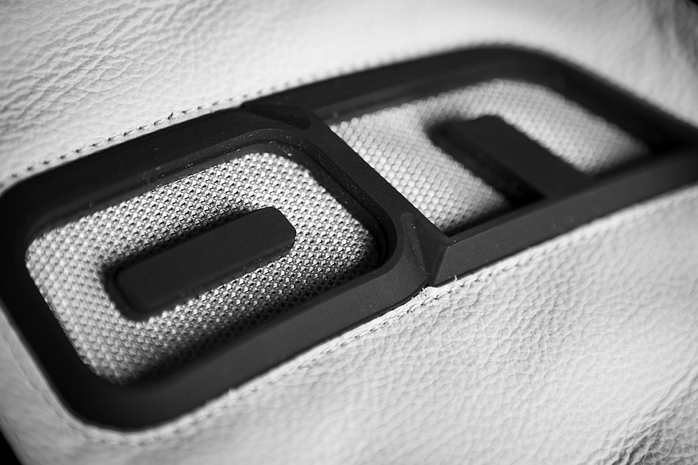 Мотокуртка - ICON SANCTUARY (кожа, белая)