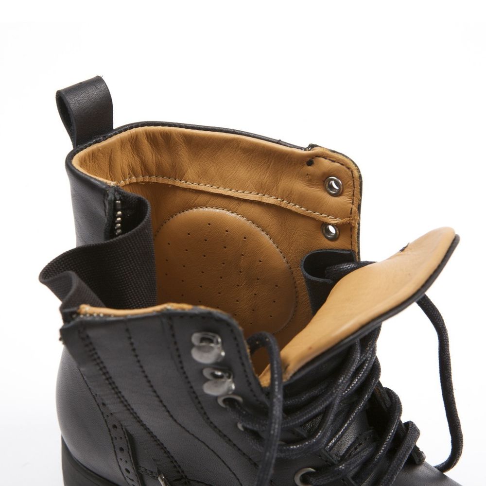 Travel / Черный