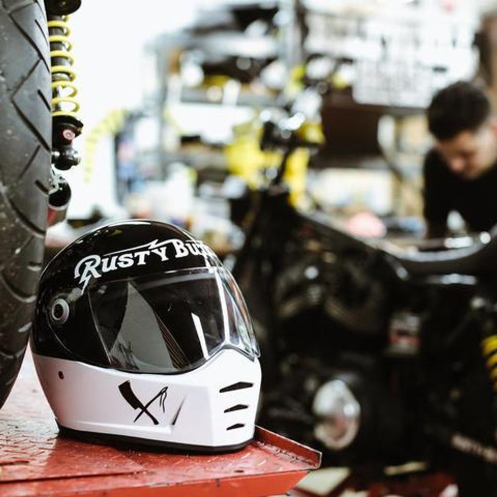 Lane Splitter Rusty Butcher / Черно-белый