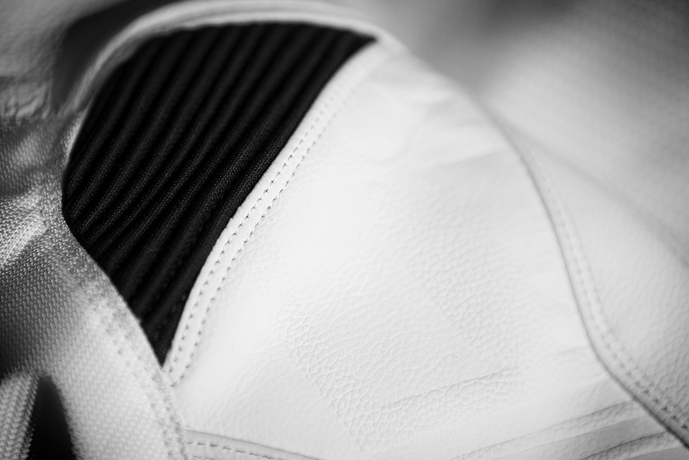 Мотокуртка - ICON SANCTUARY (кожа, белая)