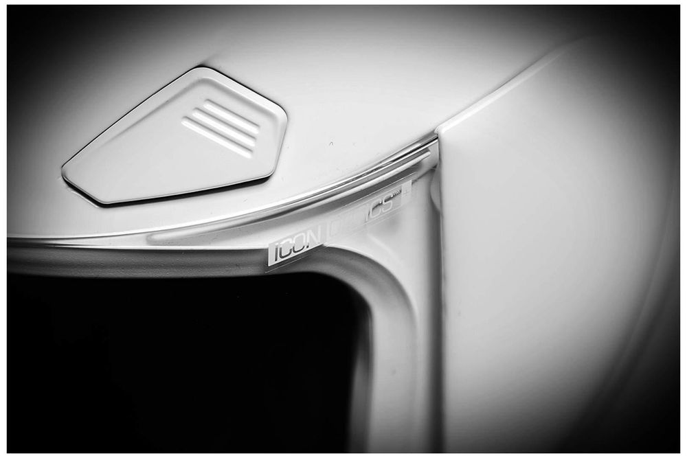 Airframe Pro / Белый