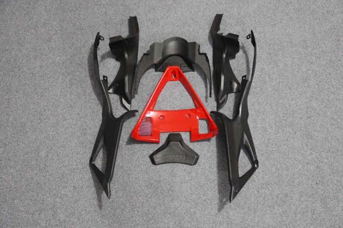 Комплект пластика для мотоцикла Ducati 848 1098 1198  Красный COLOR+