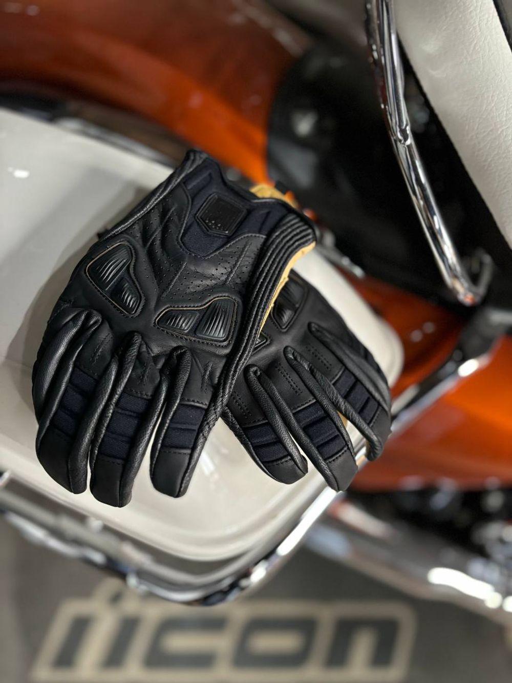Axys 1000 Gloves / Черный